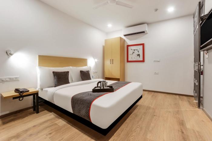 super townhouse 158 near netaji subhash marg near appu ghar