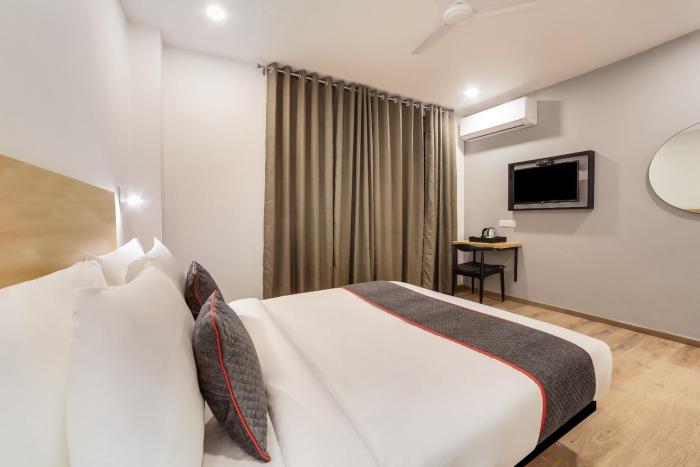 super townhouse 158 near netaji subhash marg near appu ghar