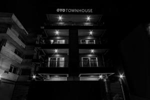 super townhouse 158 near netaji subhash marg near appu ghar