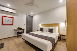 super townhouse 158 near netaji subhash marg near appu ghar