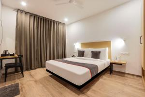 super townhouse 158 near netaji subhash marg near appu ghar
