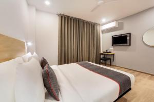 super townhouse 158 near netaji subhash marg near appu ghar