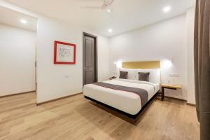 super townhouse 158 near netaji subhash marg near appu ghar