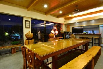 simple happiness hostel