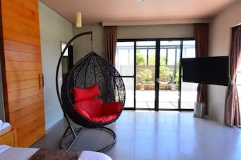 simple happiness hostel