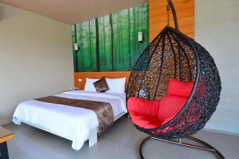 simple happiness hostel