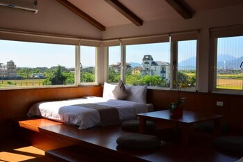 simple happiness hostel