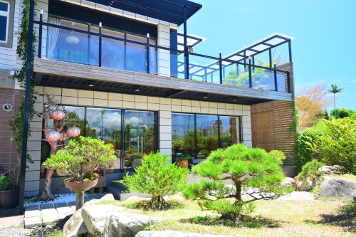 simple happiness hostel