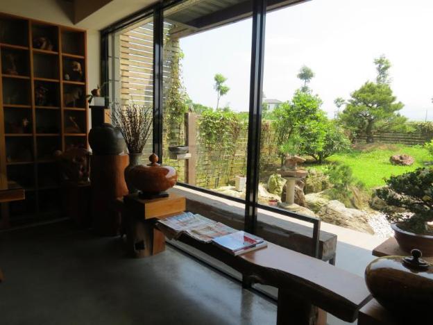 simple happiness hostel