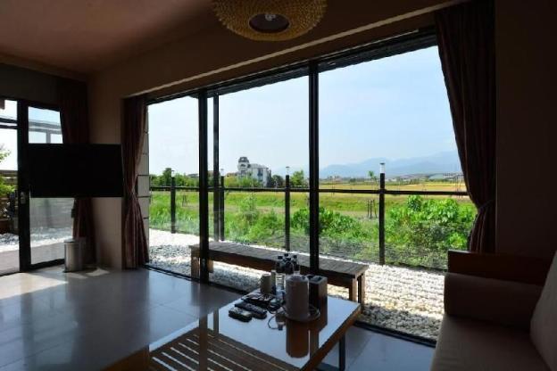 simple happiness hostel