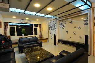 simple happiness hostel