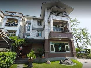 simple happiness hostel