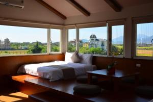 simple happiness hostel