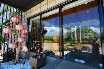 simple happiness hostel