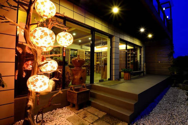 simple happiness hostel