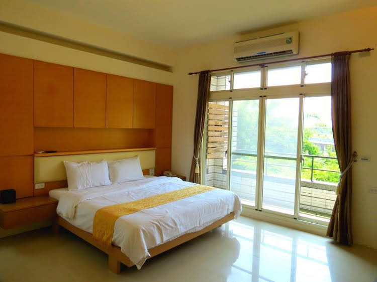 simple happiness hostel