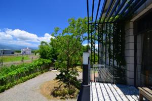 simple happiness hostel