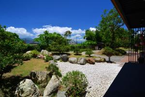 simple happiness hostel