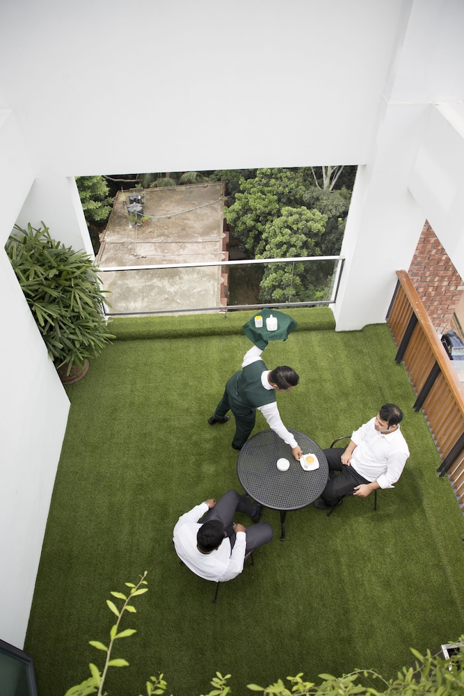 the midori by lakeshore