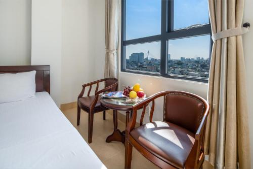 lotus rock hotel da nang