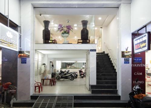 lotus rock hotel da nang