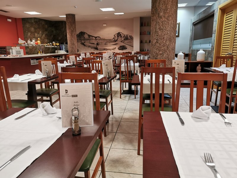 petit palau adults only