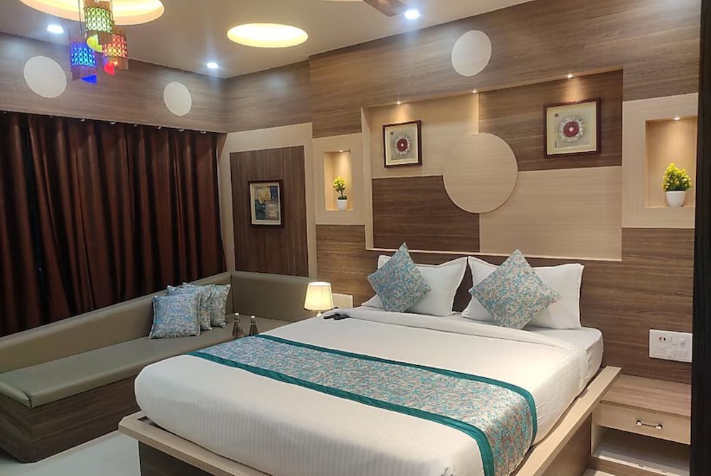 hotel central square a couple friendly hotel