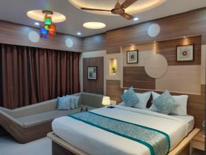 hotel central square a couple friendly hotel