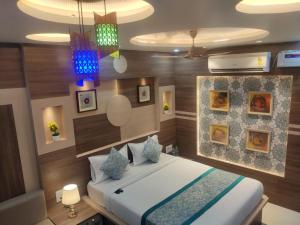 hotel central square a couple friendly hotel