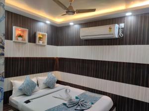 hotel central square a couple friendly hotel