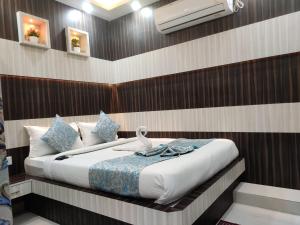 hotel central square a couple friendly hotel