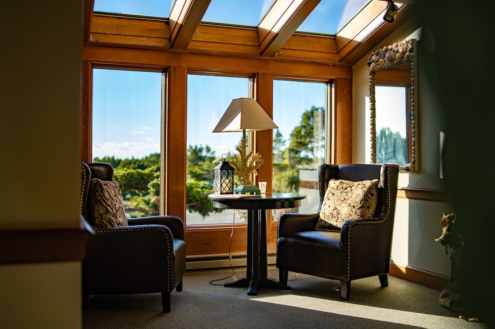 chateau westport resort