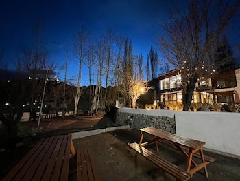 Thongsal,Ladakh>>Leh,2 star