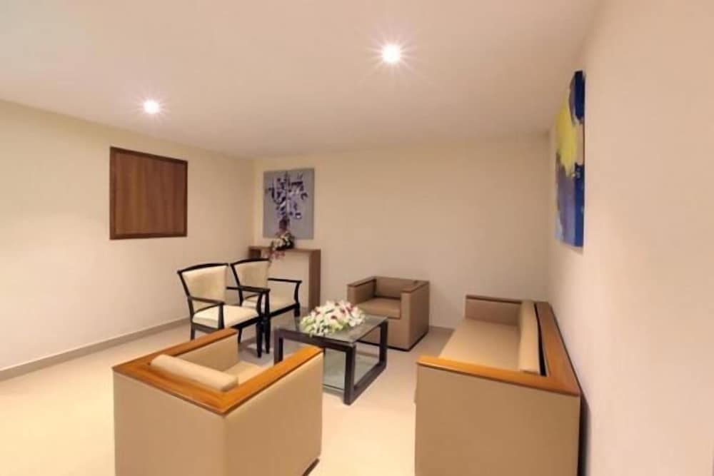 i roomz bagyas residency