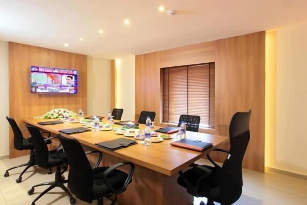 i roomz bagyas residency