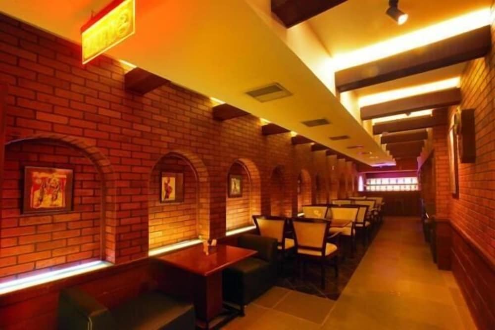 i roomz bagyas residency