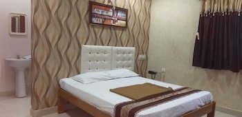 i roomz bagyas residency