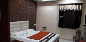 i roomz bagyas residency