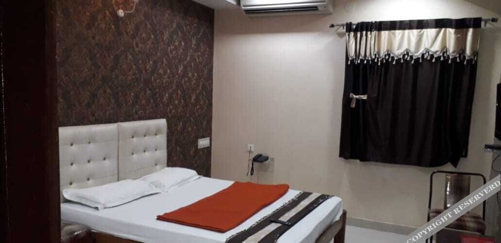 i roomz bagyas residency