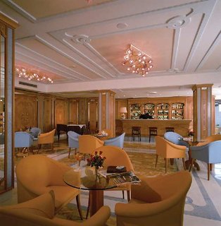 Grand Hotel Flora,Near Piazza Tasso,4 star