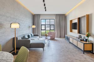 The Manor By Ja,Al Furjan Jebel Ali 1,4 star
