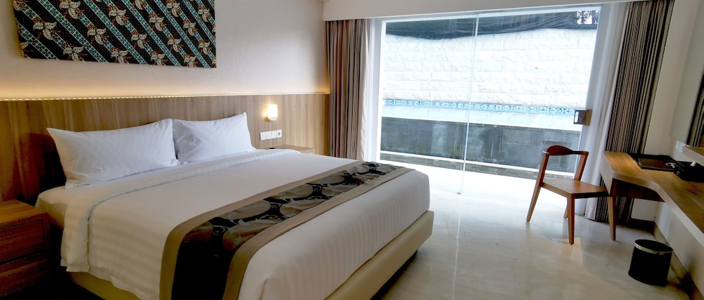 the capital hotel and resort seminyak