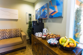 Red Tree Lodge,Fernie>>Cranbrook,3 star