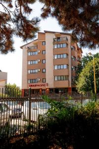 lira pacific aparthotel