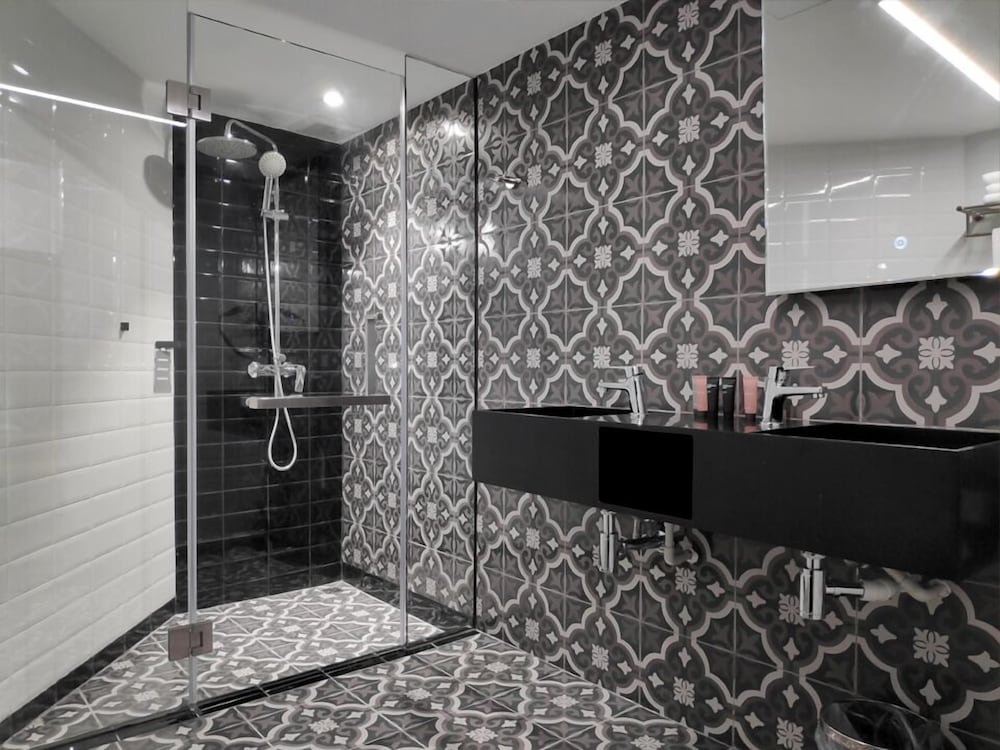loop on leith hotel penang