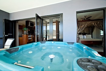 at waterfront whitsunday retreat 18