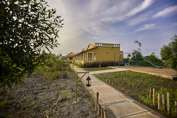 blackbuck safari lodge velavadar