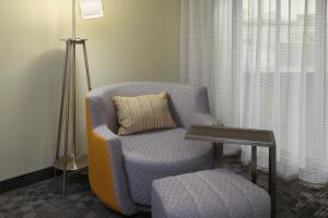 courtyard by marriott oshawa