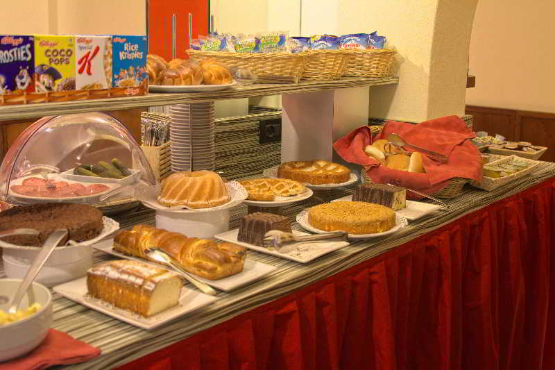 le palme adults only 10 years old