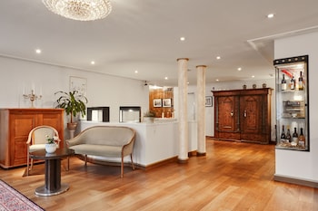 hotel and spezialitatenrestaurant zur linde